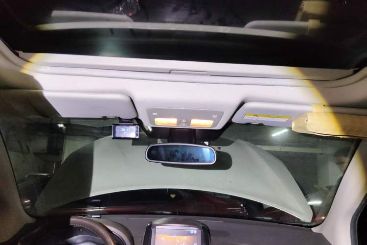 Used Renault Koleos 2013 2.5L Two-Wheel Drive Comfort Edition with Navigation Headliner