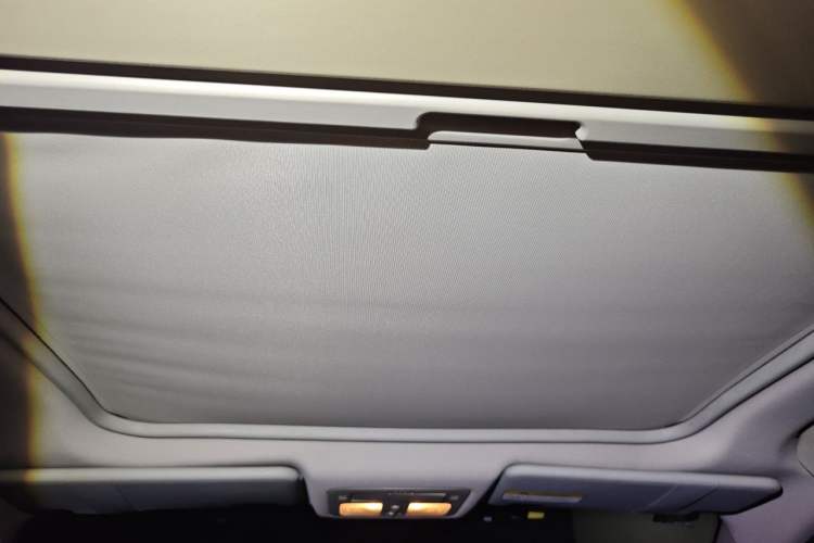 Used Renault Koleos 2013 2.5L Two-Wheel Drive Comfort Edition Headliner