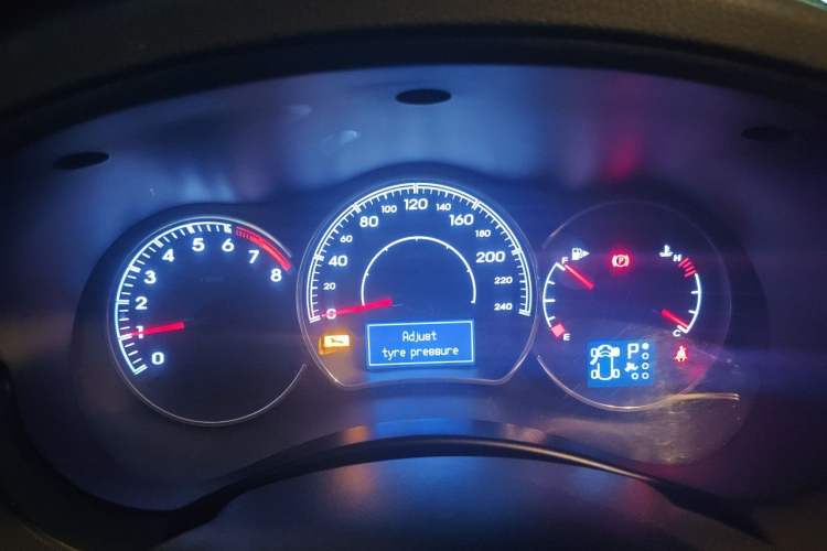 Used Renault Koleos 2013 2.5L Two-Wheel Drive Comfort Edition with Navigation Instrument Cluster
