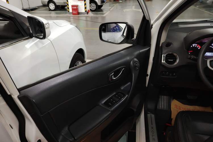 Used Renault Koleos 2013 2.5L Two-Wheel Drive Comfort Edition Left Front Door Interior