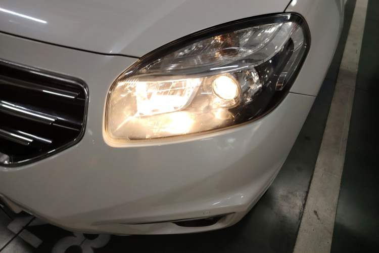 Used Renault Koleos 2013 2.5L Two-Wheel Drive Comfort Edition Left Front Headlight