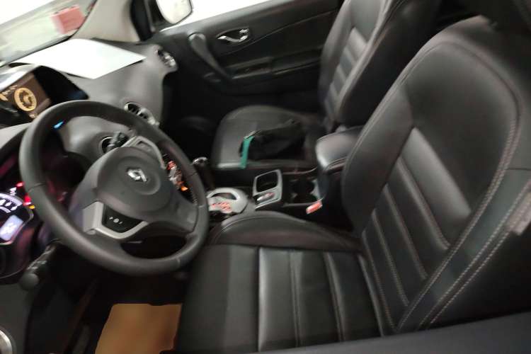 Used Renault Koleos 2013 2.5L Two-Wheel Drive Comfort Edition Left Front Seat