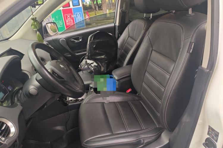 Used Renault Koleos 2013 2.5L Two-Wheel Drive Luxury Navigation Edition Left Front Seat