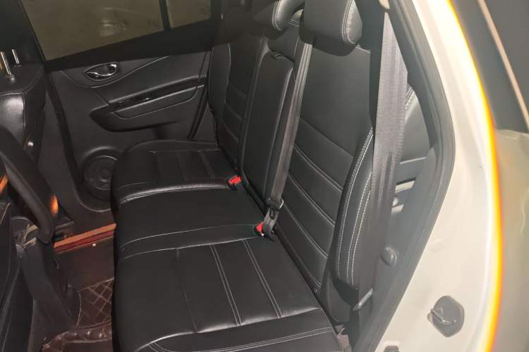 Used Renault Koleos 2013 2.5L Two-Wheel Drive Comfort Edition with Navigation Left Rear Seat