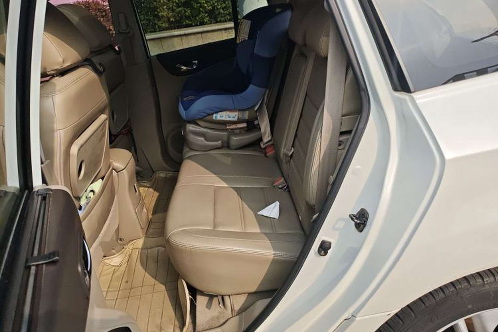 Used Renault Koleos 2013 2.5L Two-Wheel Drive Luxury Navigation Edition Left Rear Seat