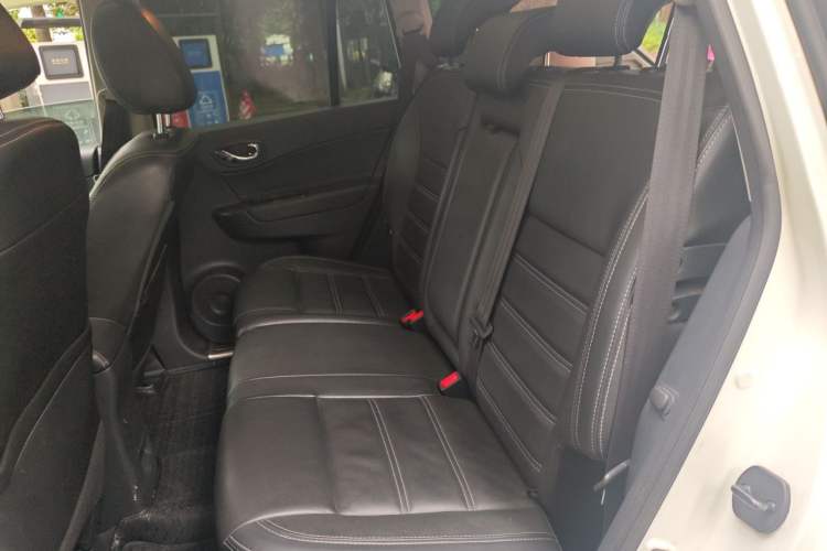 Used Renault Koleos 2013 2.5L Two-Wheel Drive Luxury Navigation Edition Left Rear Seat