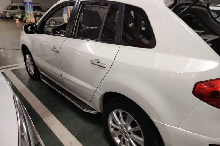 Used Renault Koleos 2013 2.5L Two-Wheel Drive Comfort Edition Left Side
