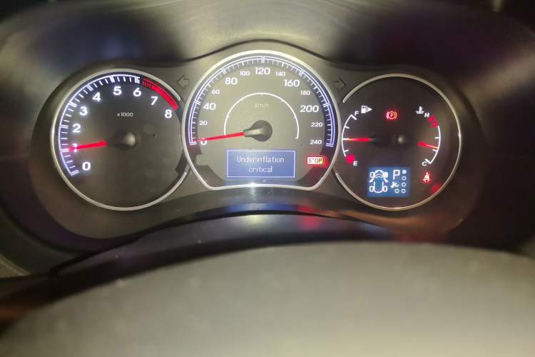 Used Renault Koleos 2013 2.5L 4x4 Comfort Edition Odometer Close Up