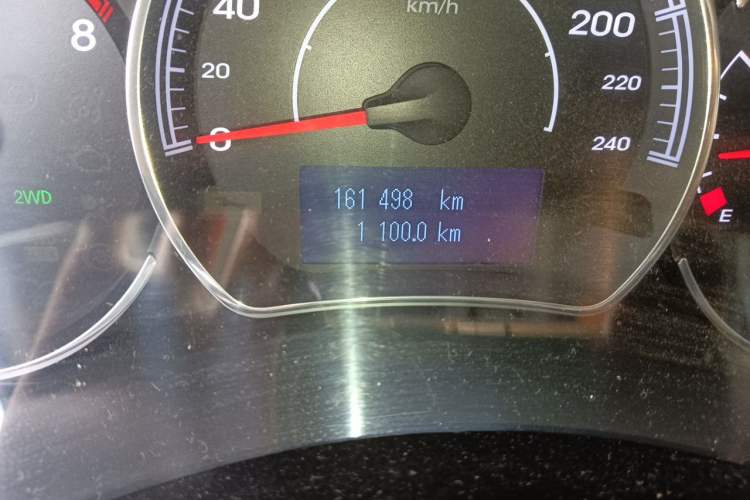 Used Renault Koleos 2013 2.5L 4x4 Comfort Edition Odometer Close Up