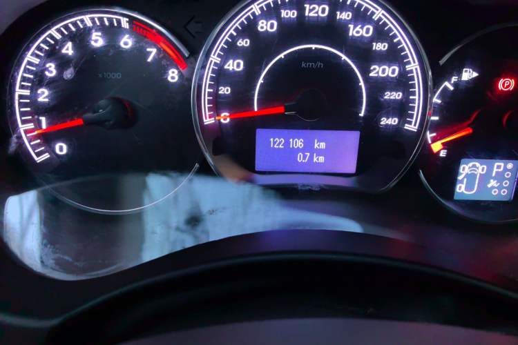 Used Renault Koleos 2013 2.5L Two-Wheel Drive Comfort Edition Odometer Close Up