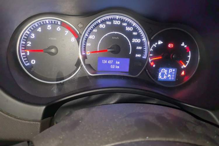 Used Renault Koleos 2013 2.5L Two-Wheel Drive Comfort Edition Odometer Close Up