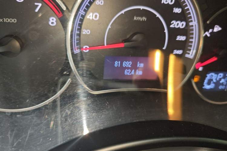 Used Renault Koleos 2013 2.5L Two-Wheel Drive Luxury Navigation Edition Odometer Close Up