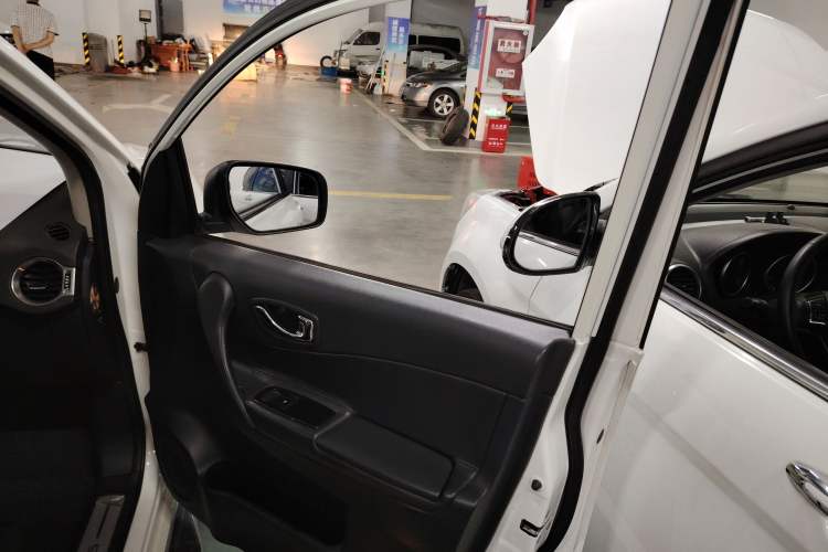 Used Renault Koleos 2013 2.5L Two-Wheel Drive Comfort Edition Right Front Door Interior