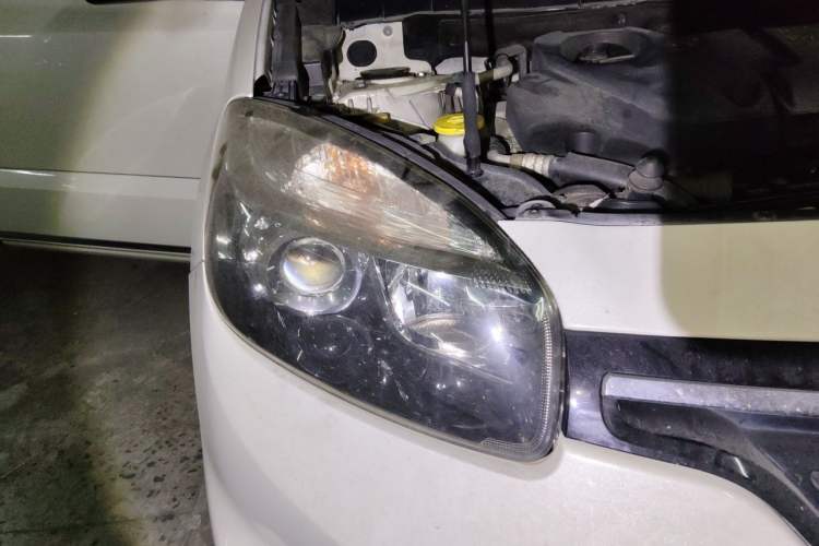 Used Renault Koleos 2013 2.5L Two-Wheel Drive Comfort Edition with Navigation Right Front Headlight