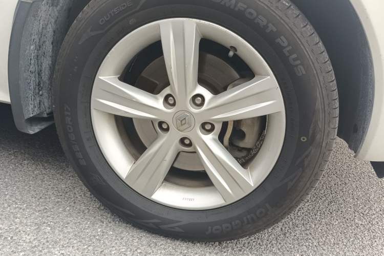 Used Renault Koleos 2013 2.5L Two-Wheel-Drive Urban Edition Right Front Wheel Hub