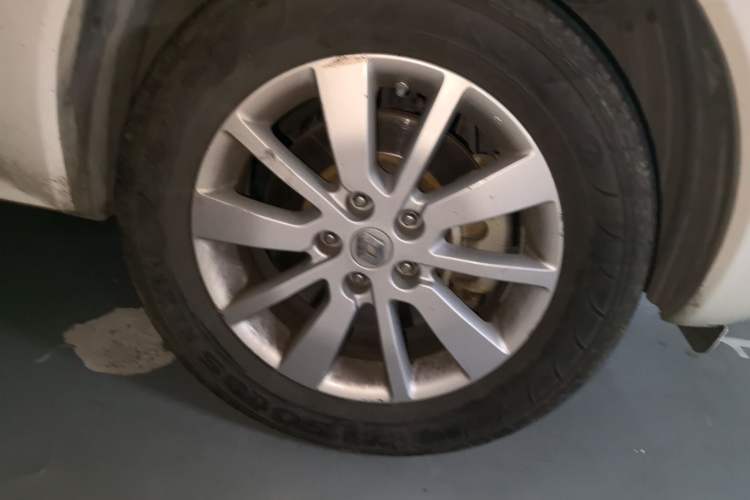 Used Renault Koleos 2013 2.5L Two-Wheel Drive Comfort Edition Right Front Wheel Hub