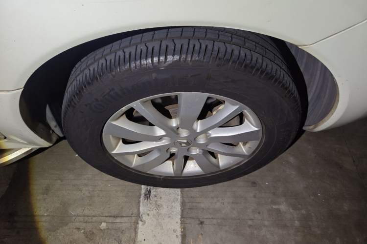 Used Renault Koleos 2013 2.5L Two-Wheel Drive Comfort Edition Right Front Wheel Hub
