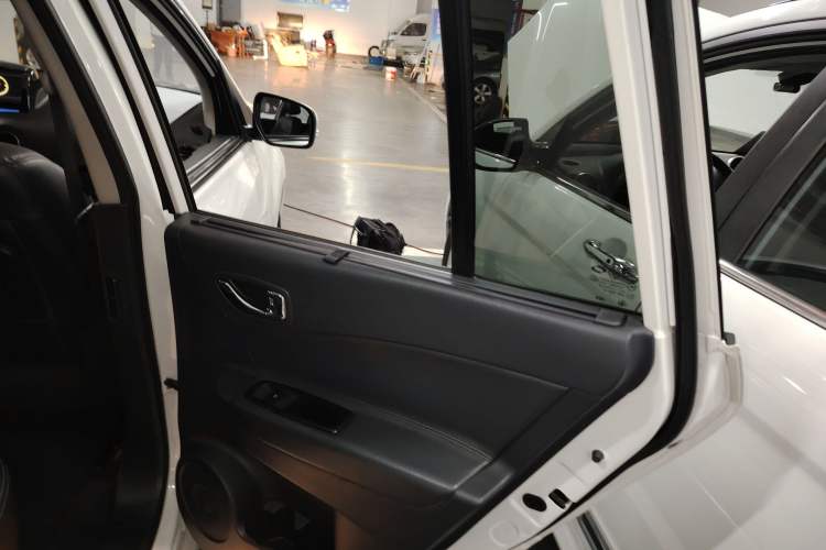 Used Renault Koleos 2013 2.5L Two-Wheel Drive Comfort Edition Right Rear Door Interior