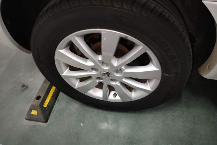 Used Renault Koleos 2013 2.5L Two-Wheel Drive Comfort Edition Right Rear Wheel Hub