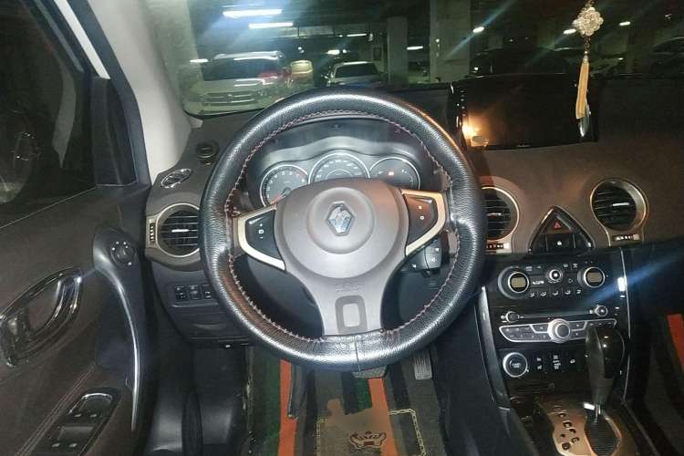 Used Renault Koleos 2013 2.5L 4x4 Comfort Edition Steering Wheel
