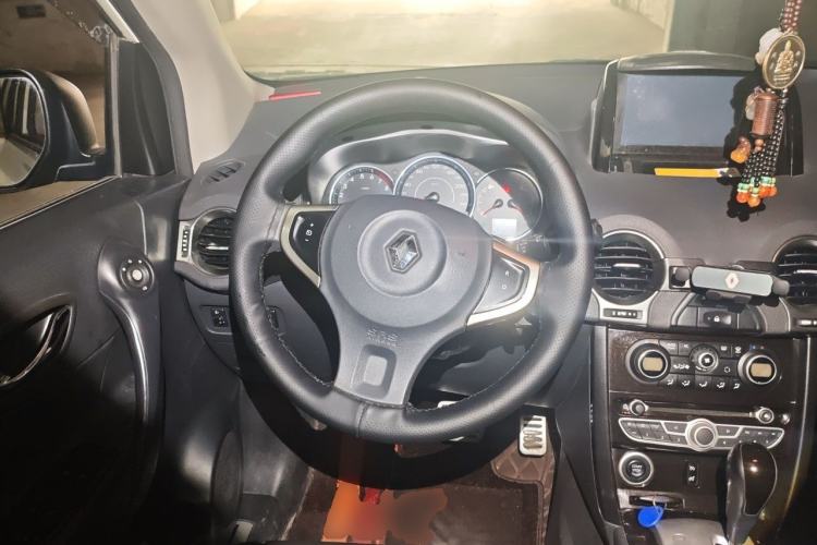 Used Renault Koleos 2013 2.5L Two-Wheel Drive Comfort Edition with Navigation Steering Wheel