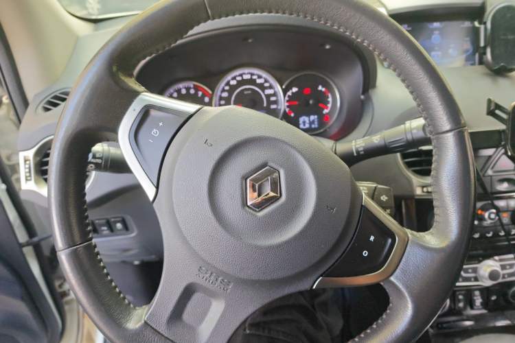 Used Renault Koleos 2013 2.5L 4x4 Comfort Edition Steering Wheel