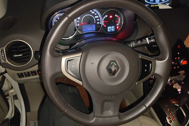 Used Renault Koleos 2013 2.5L Two-Wheel Drive Comfort Edition with Navigation Steering Wheel