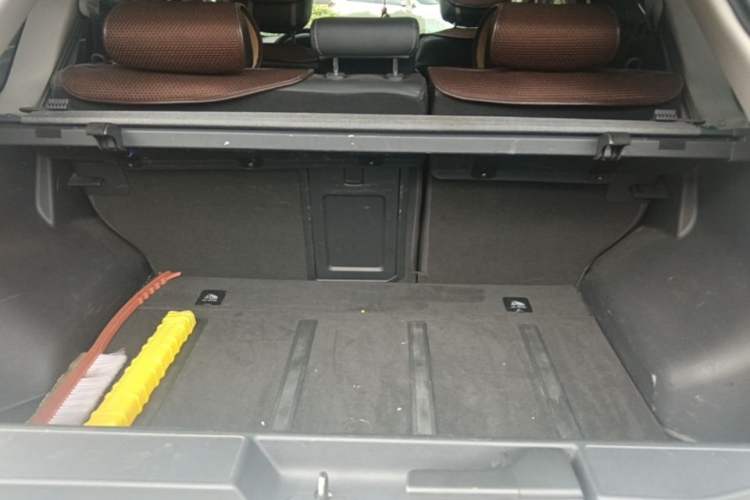 Used Renault Koleos 2013 2.5L 4x4 Comfort Edition Trunk