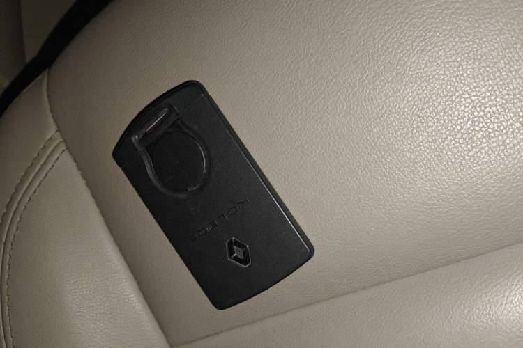 Used Renault Koleos 2013 2.5L Two-Wheel Drive Comfort Edition with Navigation Vehicle Key