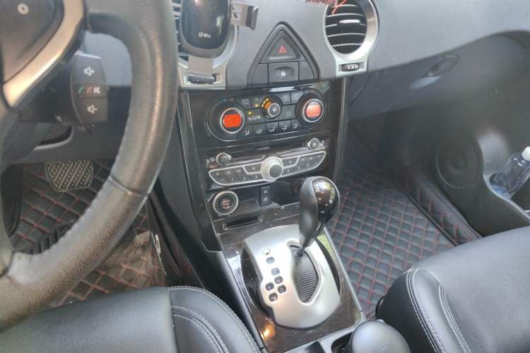 Used Renault Koleos 2013 2.5L Two-Wheel Drive Comfort Edition with Navigation Audio And AC Panel