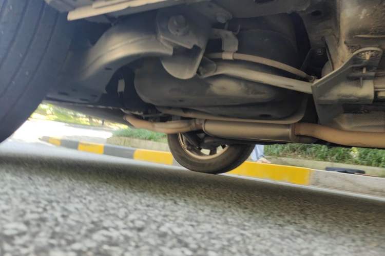 Used Renault Koleos 2013 2.5L Two-Wheel Drive Comfort Edition with Navigation Chassis Rear Right