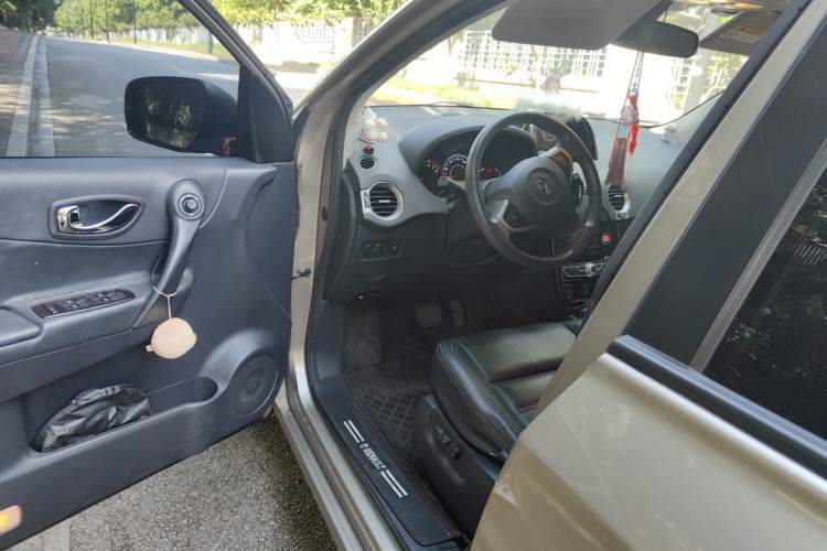 Used Renault Koleos 2013 2.5L Two-Wheel Drive Comfort Edition with Navigation Driver Seat