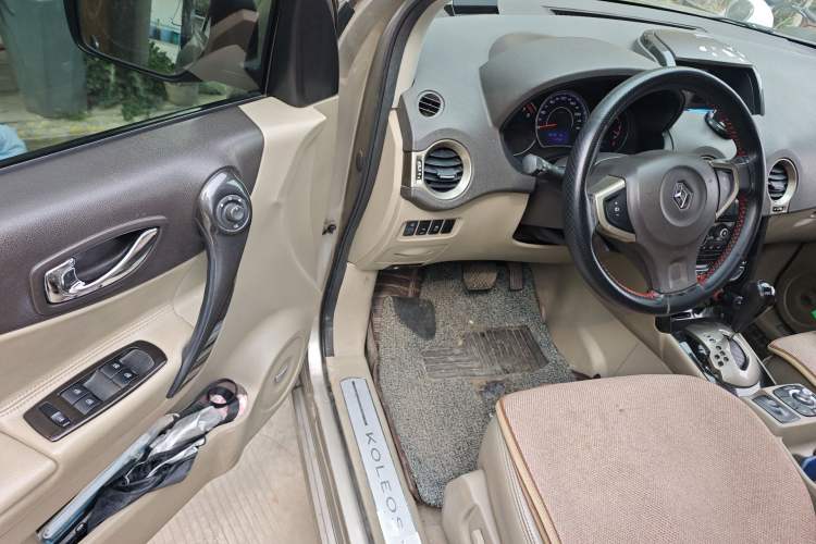 Used Renault Koleos 2013 2.5L Two-Wheel-Drive Luxury Edition Driver Seat