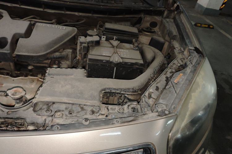 Used Renault Koleos 2013 2.5L Two-Wheel-Drive Luxury Edition Engine Bay Left