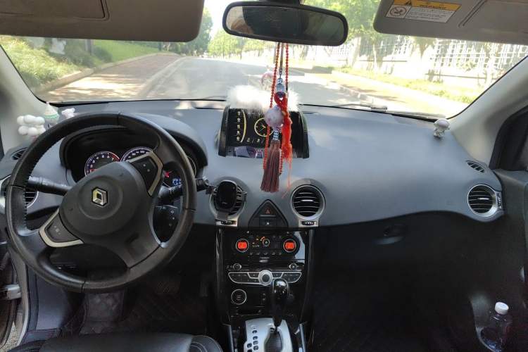 Used Renault Koleos 2013 2.5L Two-Wheel Drive Comfort Edition with Navigation Headliner
