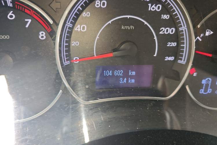 Used Renault Koleos 2013 2.5L Two-Wheel-Drive Luxury Edition Odometer Close Up
