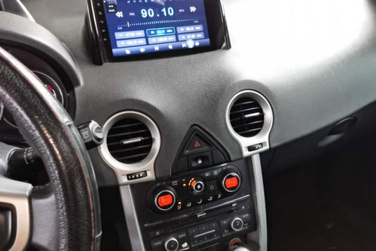 Used Renault Koleos 2014 2.0L Two-Wheel Drive Fashion Edition Audio And AC Panel