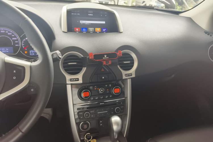 Used Renault Koleos 2014 Revised Version 2.0L Two-Wheel Drive Fashion Edition Audio And AC Panel