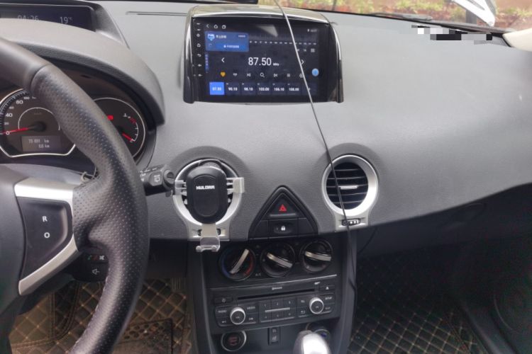 Used Renault Koleos 2014 Revised Version 2.0L Two-Wheel Drive Smart Enjoyment Edition Audio And AC Panel