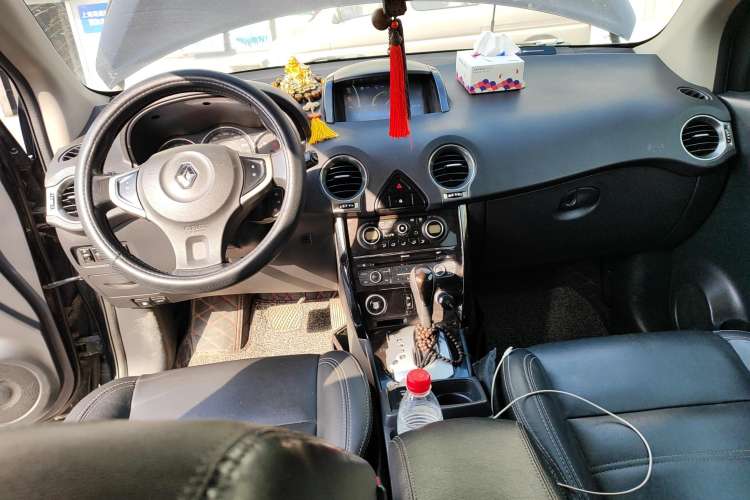Used Renault Koleos 2014 2.5L Two-Wheel Drive Comfort Edition Center Console