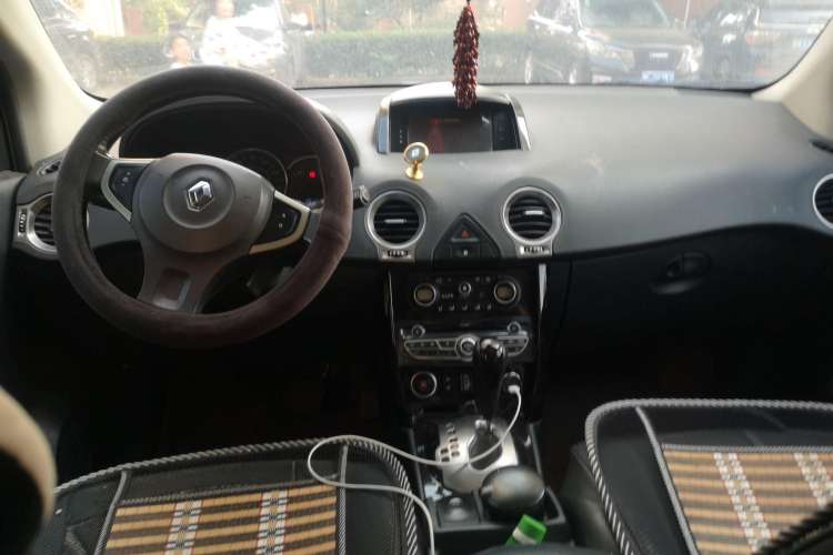Used Renault Koleos 2014 2.5L 4x4 Comfort Edition Center Console