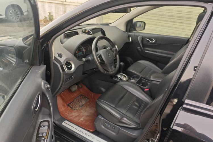 Used Renault Koleos 2014 2.5L 4x4 Comfort Edition Driver Seat