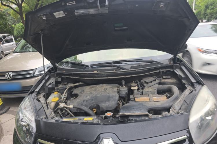 Used Renault Koleos 2014 2.0L Two-Wheel Drive Fashion Edition Engine Bay
