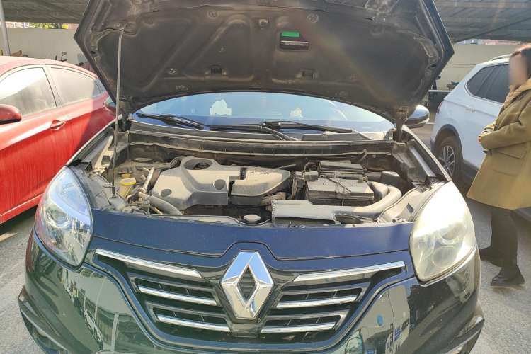 Used Renault Koleos 2014 2.5L Two-Wheel Drive Comfort Edition Engine Bay