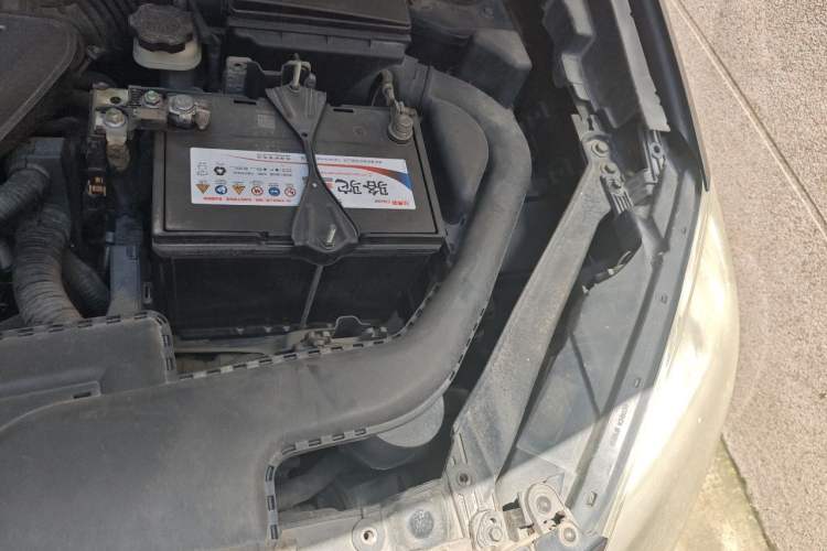 Used Renault Koleos 2014 2.5L Two-Wheel Drive Comfort Edition Engine Bay Left