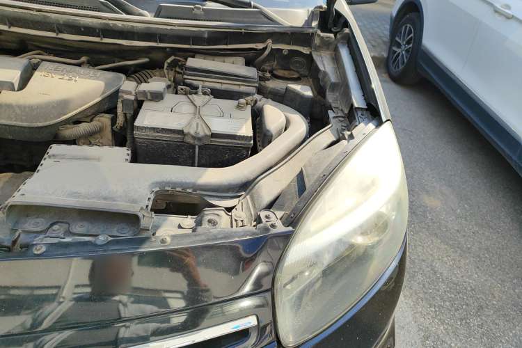 Used Renault Koleos 2014 2.5L Two-Wheel Drive Comfort Edition Engine Bay Left
