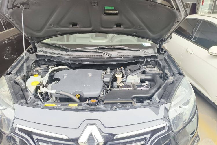 Used Renault Koleos 2014 Revised Version 2.0L Two-Wheel Drive Fashion Edition Engine Bay