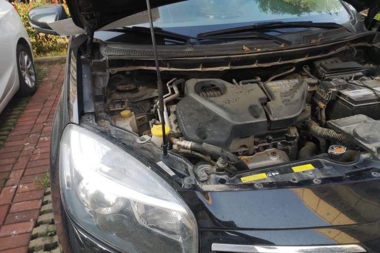 Used Renault Koleos 2014 2.5L 4x4 Comfort Edition Engine Bay Right