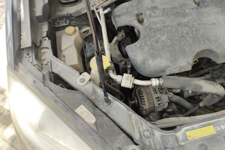 Used Renault Koleos 2014 2.0L Two-Wheel Drive Fashion Edition Engine Bay Right