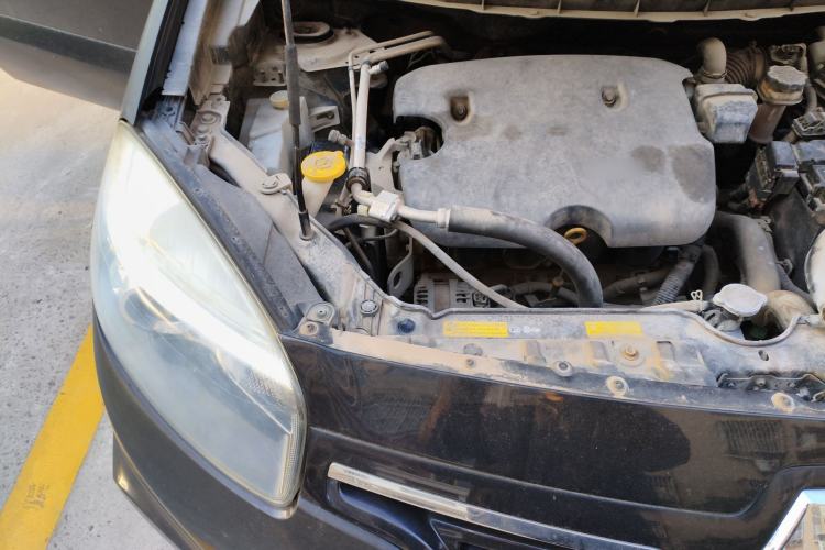 Used Renault Koleos 2014 Revised Version 2.0L Two-Wheel Drive Fashion Edition Engine Bay Right